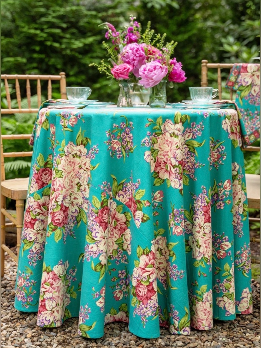 Brand New April Cornell Blanche 70” Round Cloth Floral in Turquoise